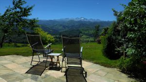 Vista a los Picos de Europa desde terraza exterior